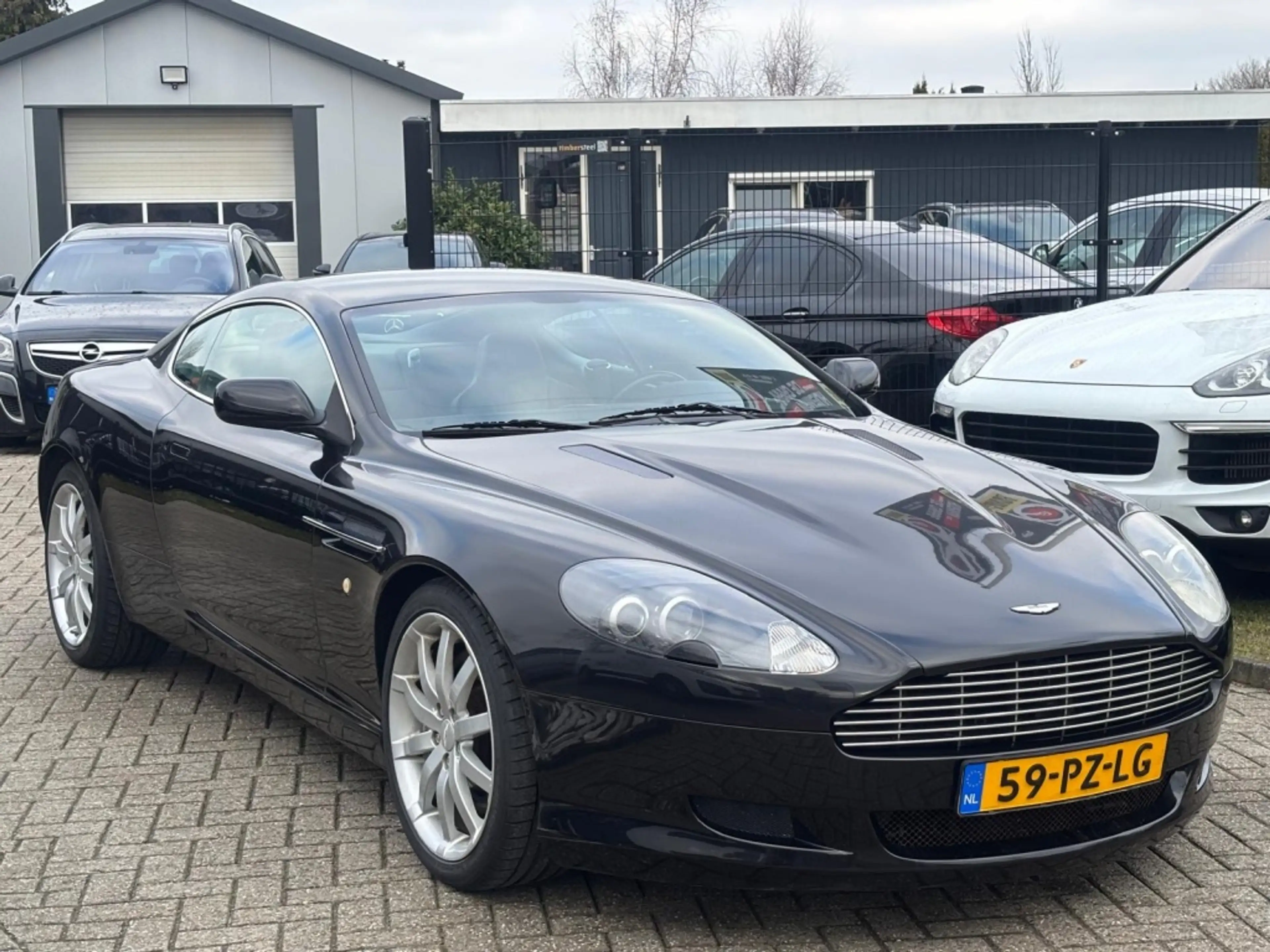Aston Martin DB9 5.9 V12 458PK Touchtronic 2005 Zwart NL auto — photo 3