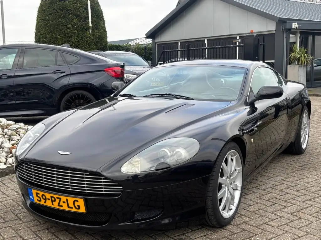 Aston Martin DB9