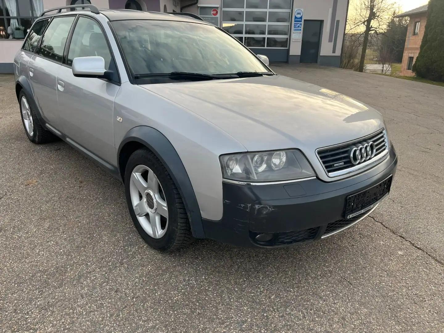 Audi A6 allroad 2,5TDI, AHK Silber - 2