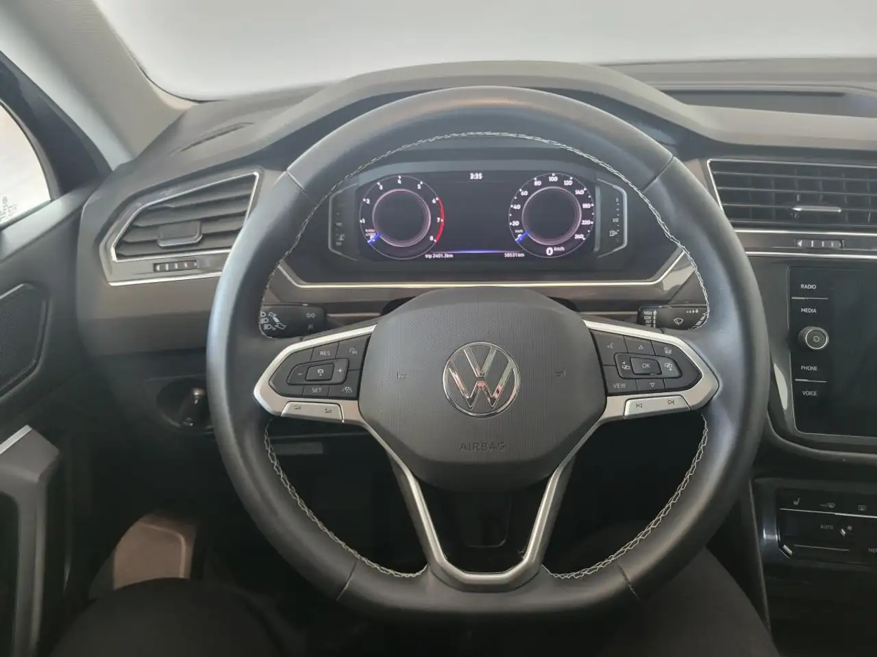 Volkswagen Tiguan снимка Volkswagen Tiguan