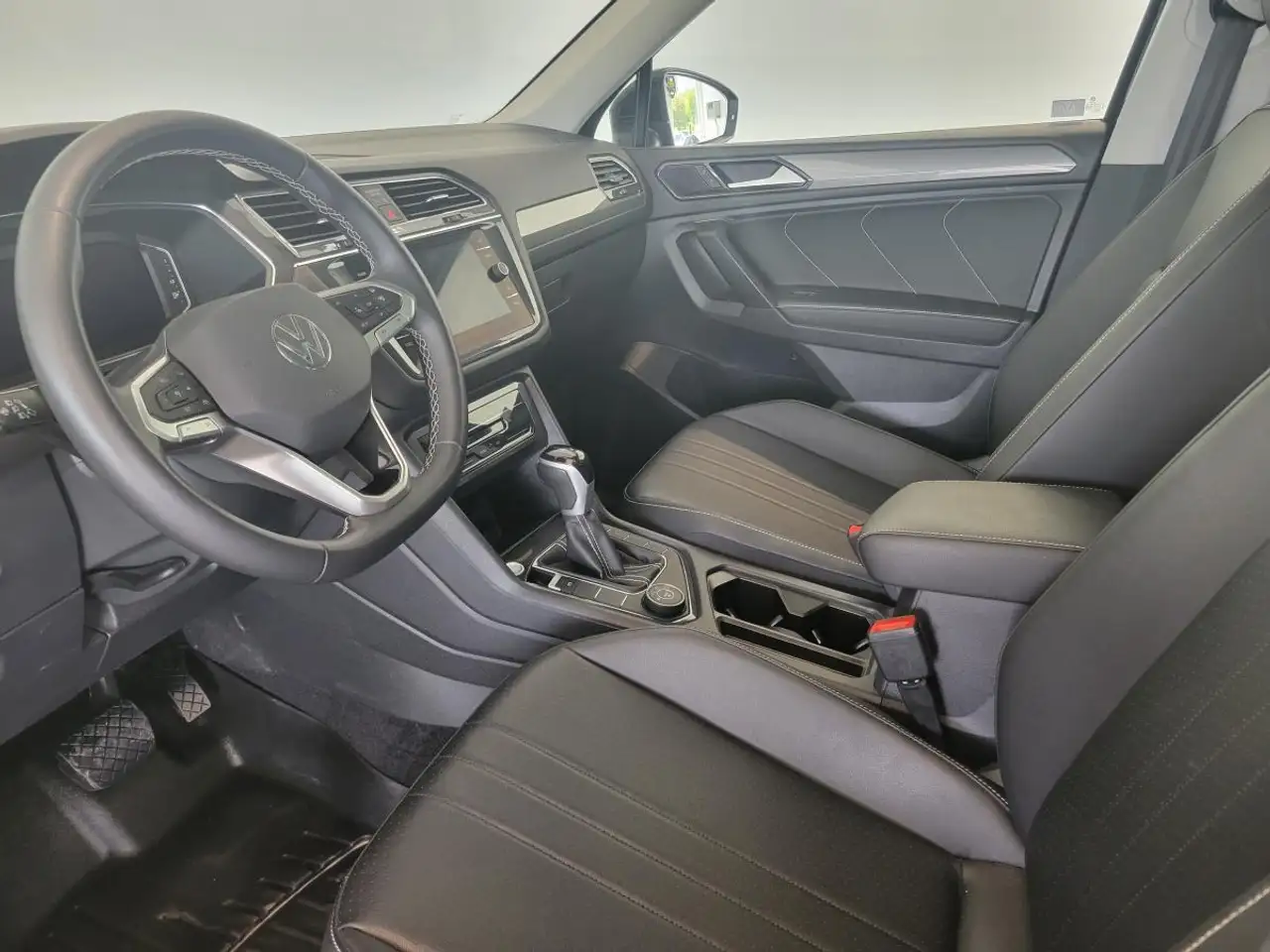 Volkswagen Tiguan снимка Volkswagen Tiguan