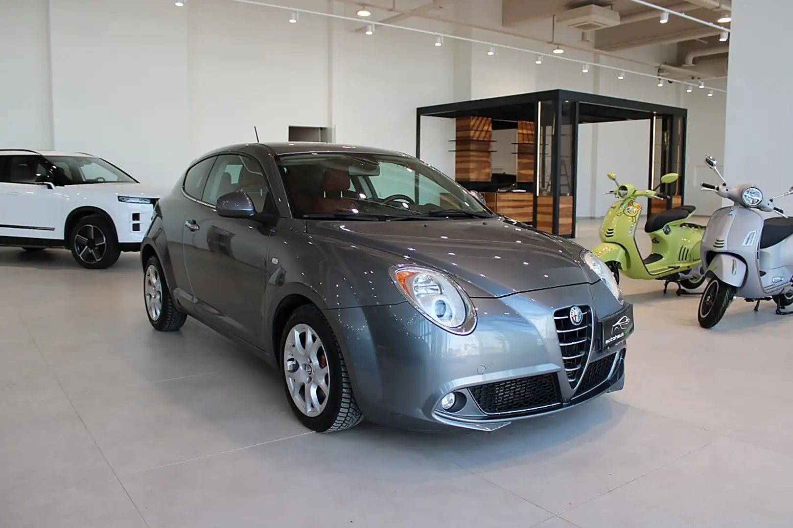 Alfa Romeo MiTo Alfa MiTo 1,4 Turbojet Distinctive Grau - 1