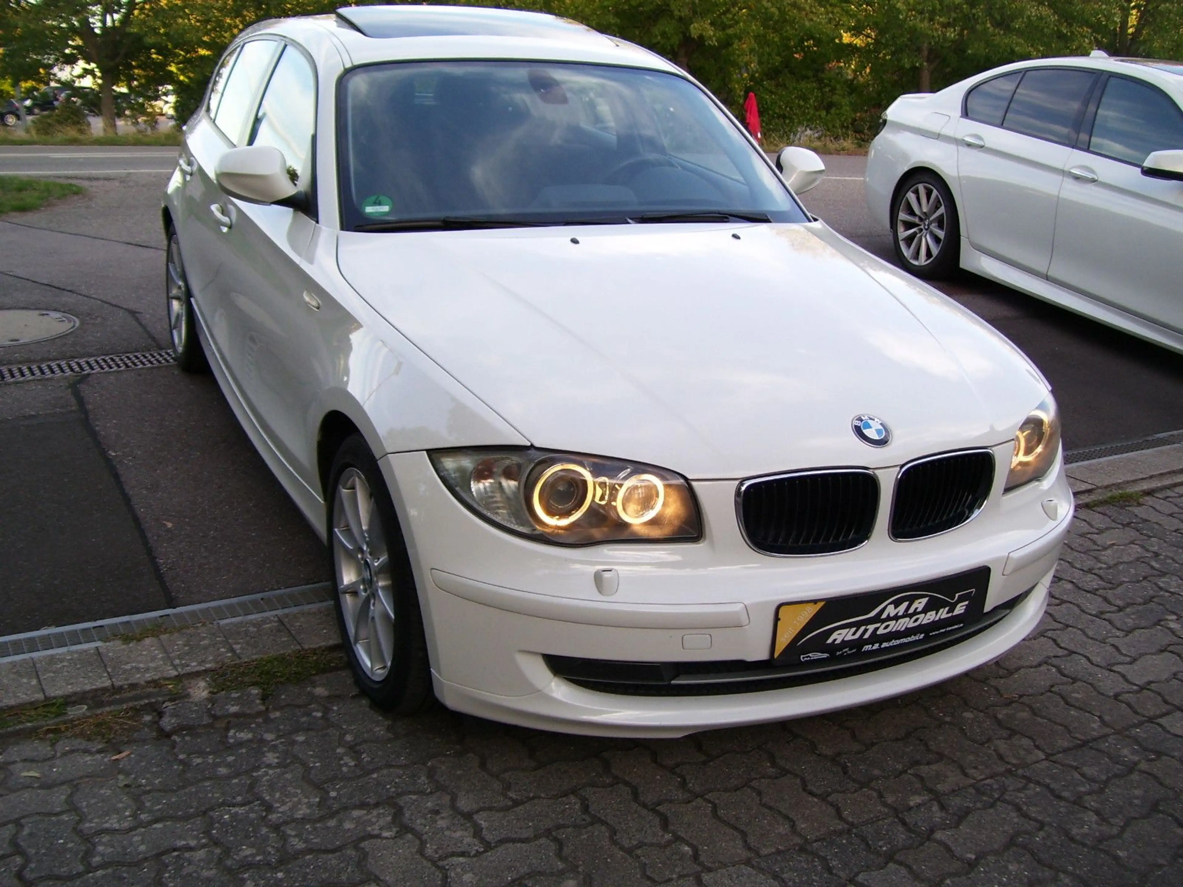 BMW 118 i Limousine*Edition Lifestyle*Navi*Xenon*PDC — photo 3
