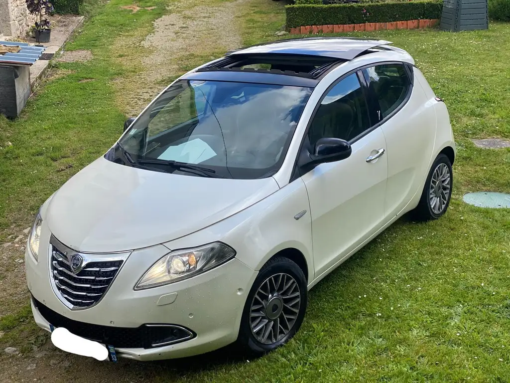 Lancia Ypsilon 2011 из Европы — купить под ключ