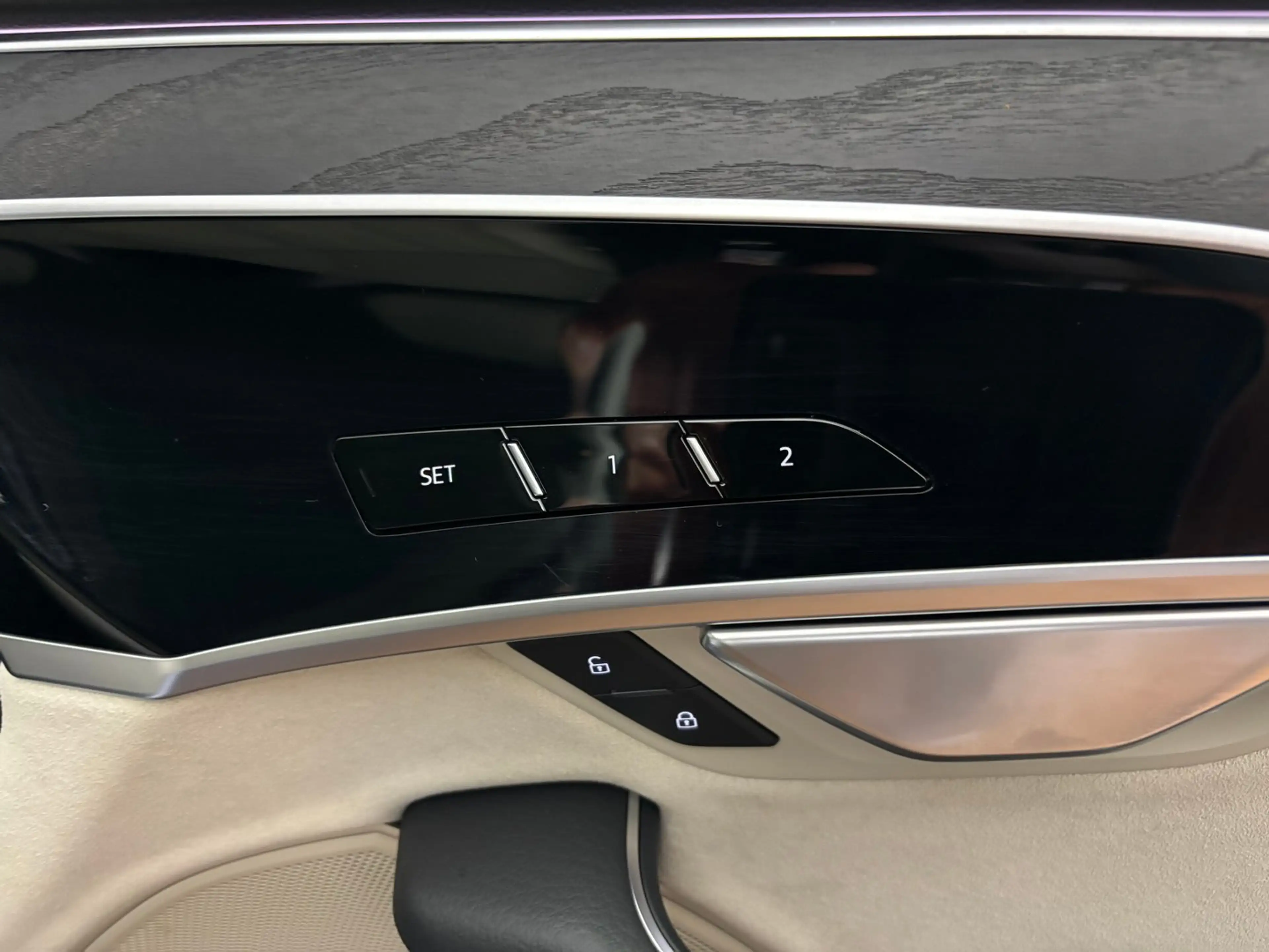 Audi A8 60 TFSI e quattro — photo 13