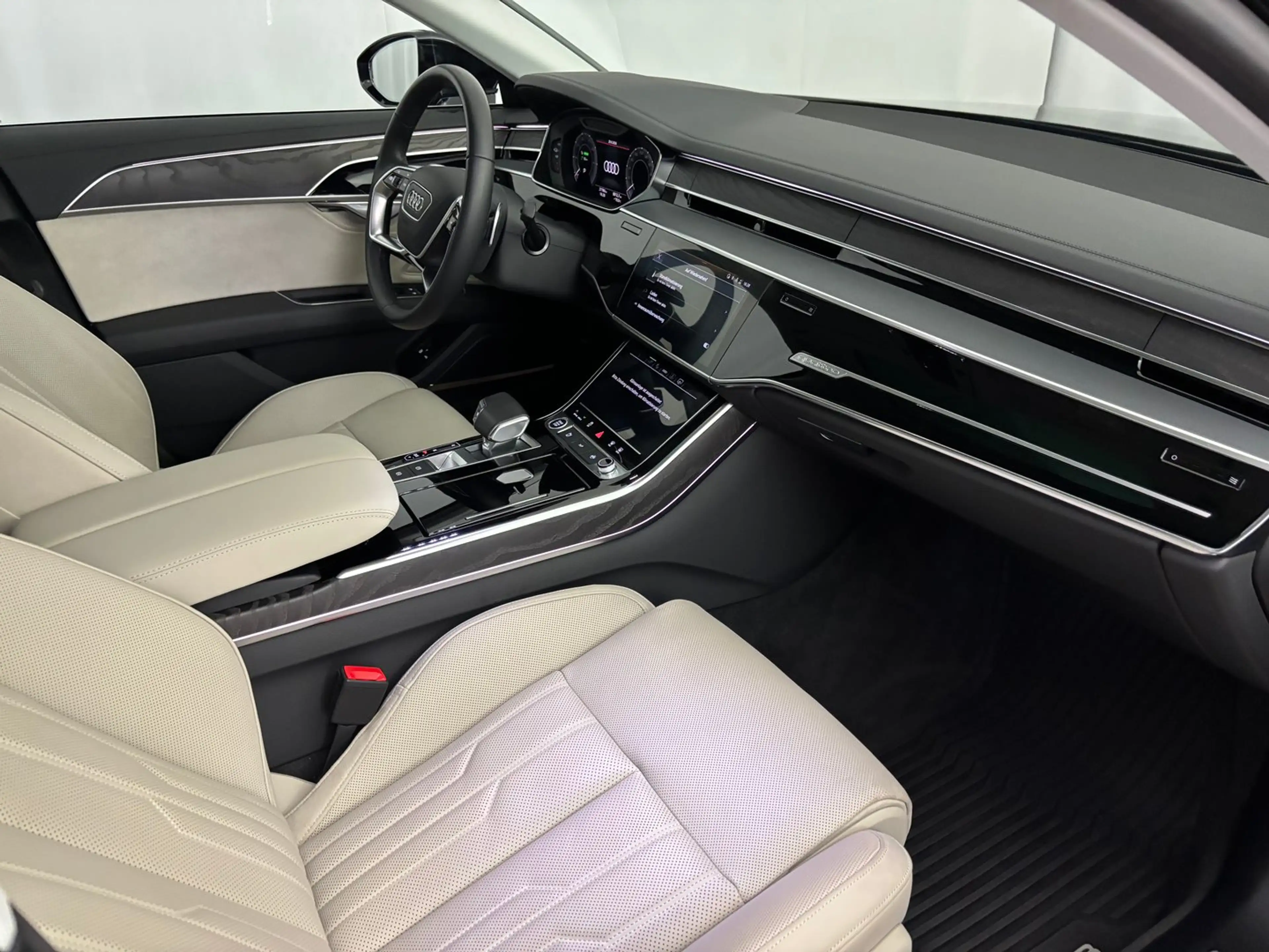 Audi A8 60 TFSI e quattro — photo 11