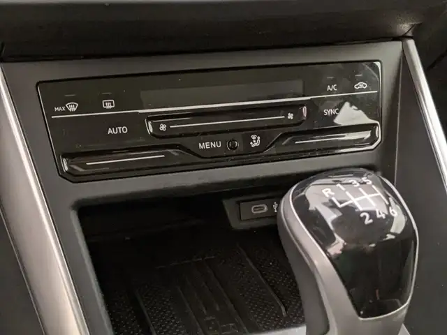 Volkswagen Taigo view 12