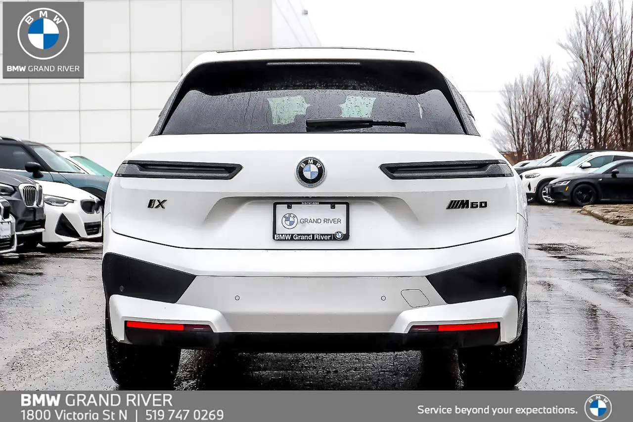 BMW iX снимка BMW iX