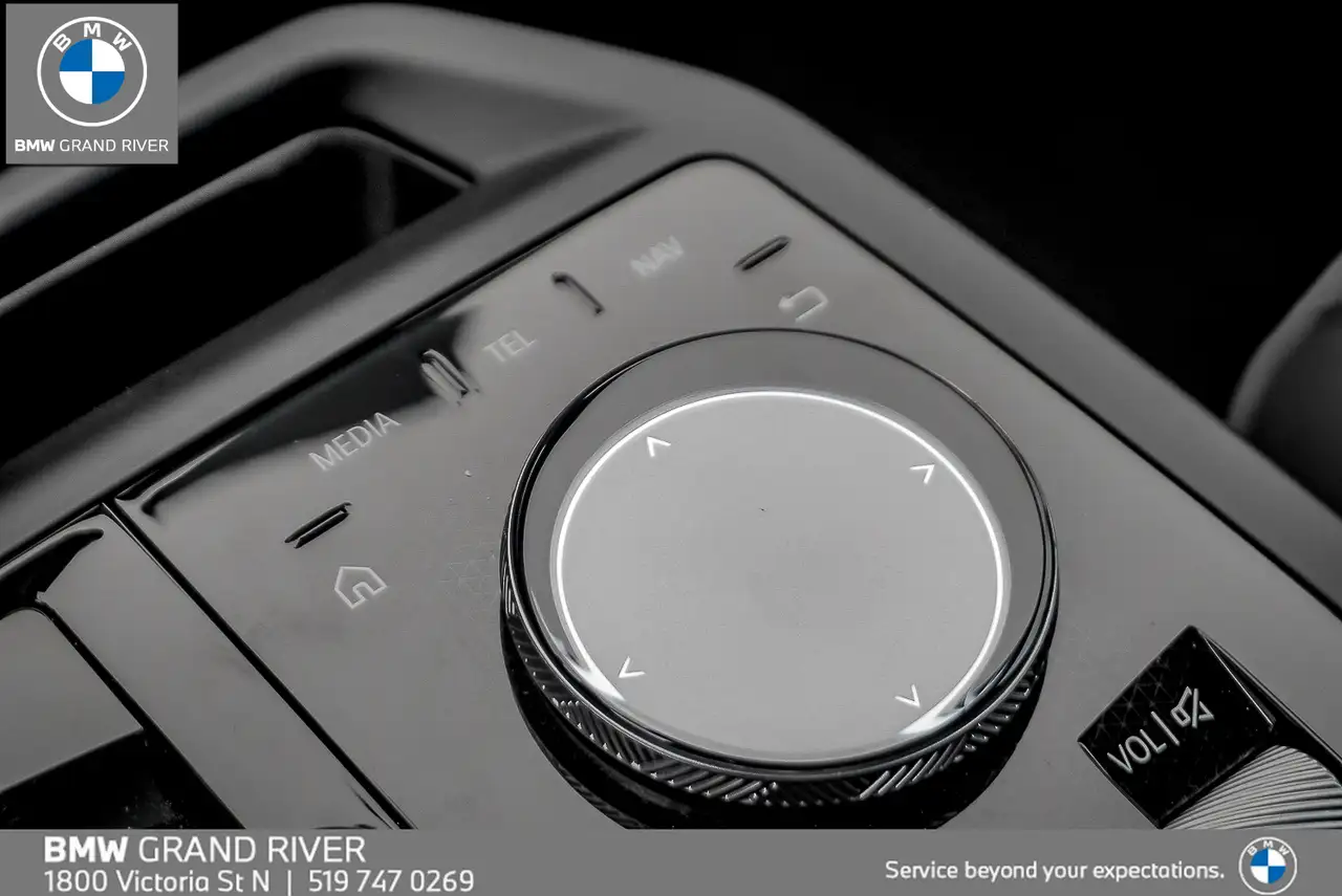 BMW iX снимка BMW iX