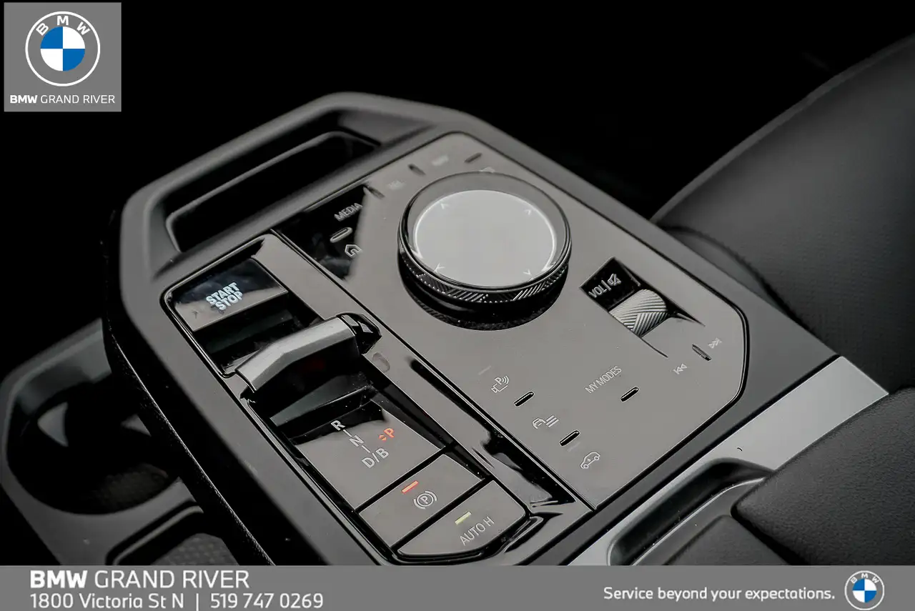 BMW iX снимка BMW iX