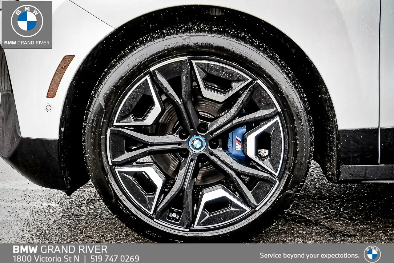 BMW iX снимка BMW iX