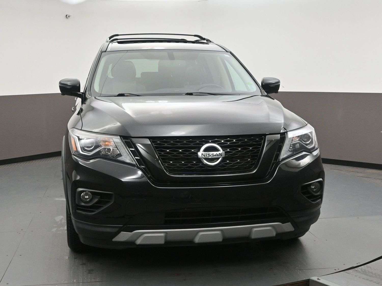 2020 Nissan Pathfinder One Owner & Fully Certified 5000 lbs. Towing Capac — снимка 1