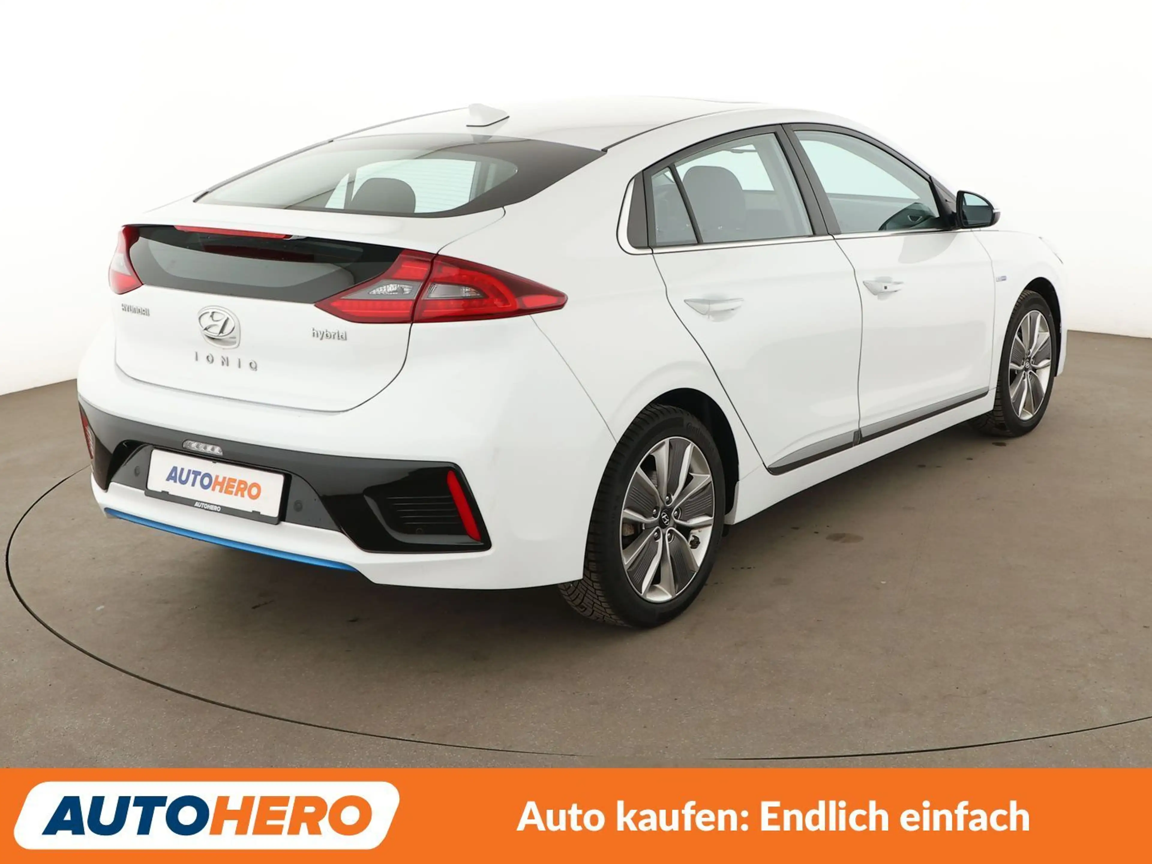 Hyundai IONIQ 1.6 Hybrid Style Aut.*NAVI*ACC*SPUR*CAM*PDC*SHZ* — photo 6