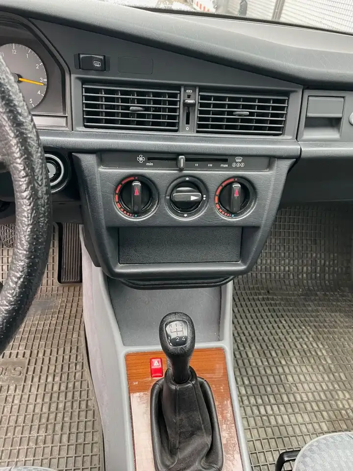 Mercedes-Benz 190 2.0 1. Hand, foto 5