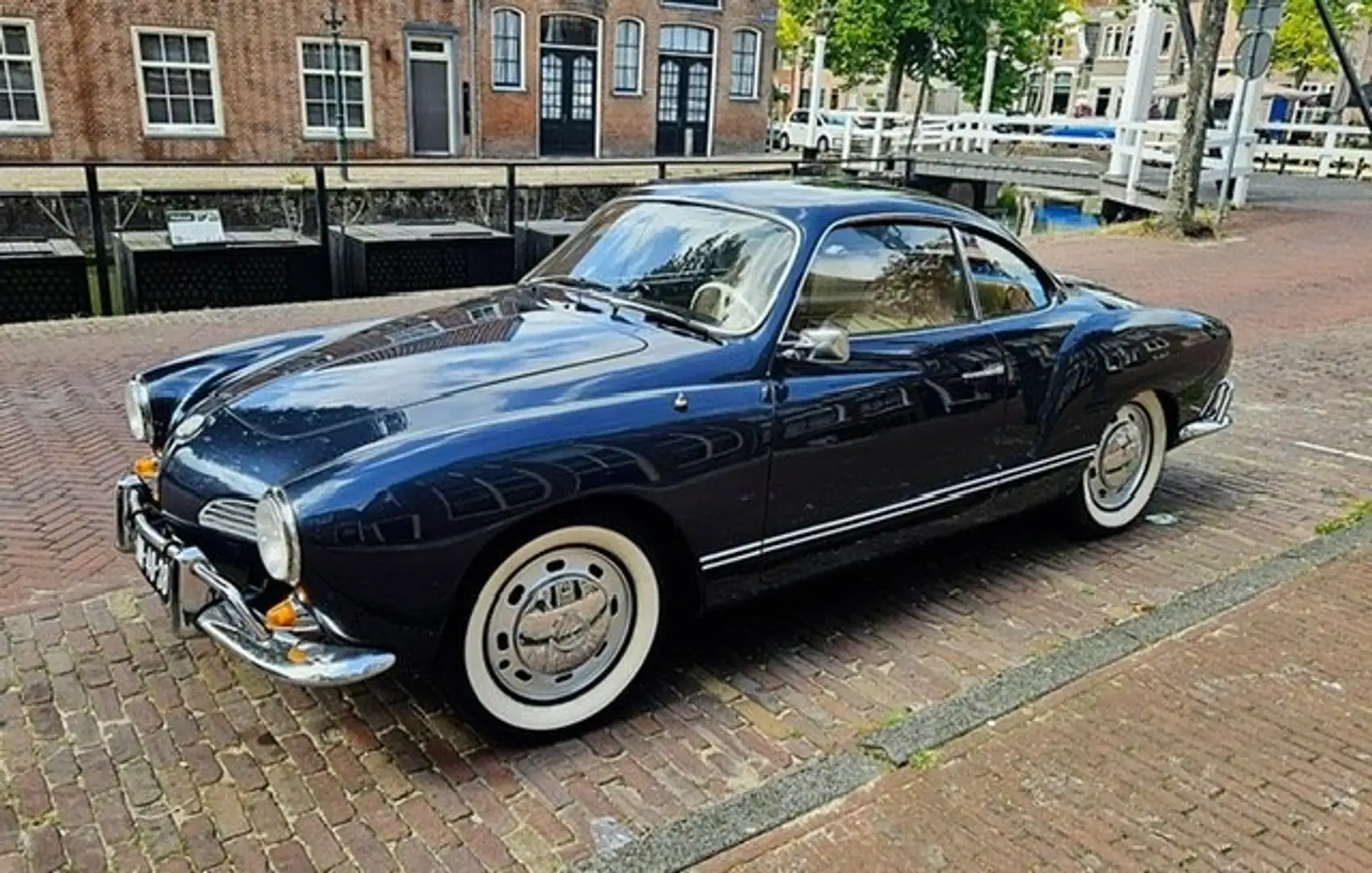 Volkswagen Karmann Ghia Синій - 1