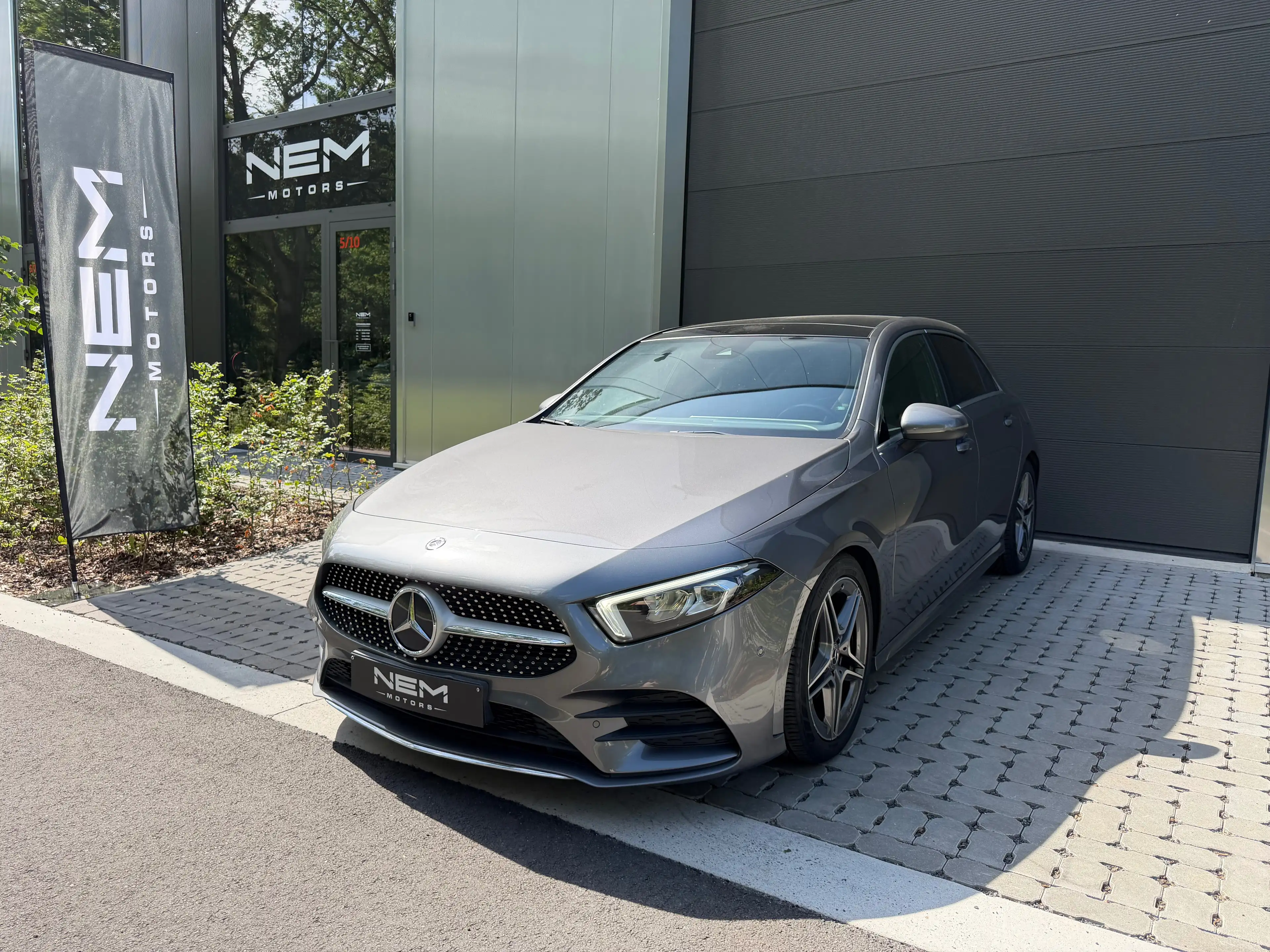 Mercedes-Benz A 180 A 180 Business Solution AMG (EU6d-TEMP),GARANTIE,PANO,NAVI,ACC,LED