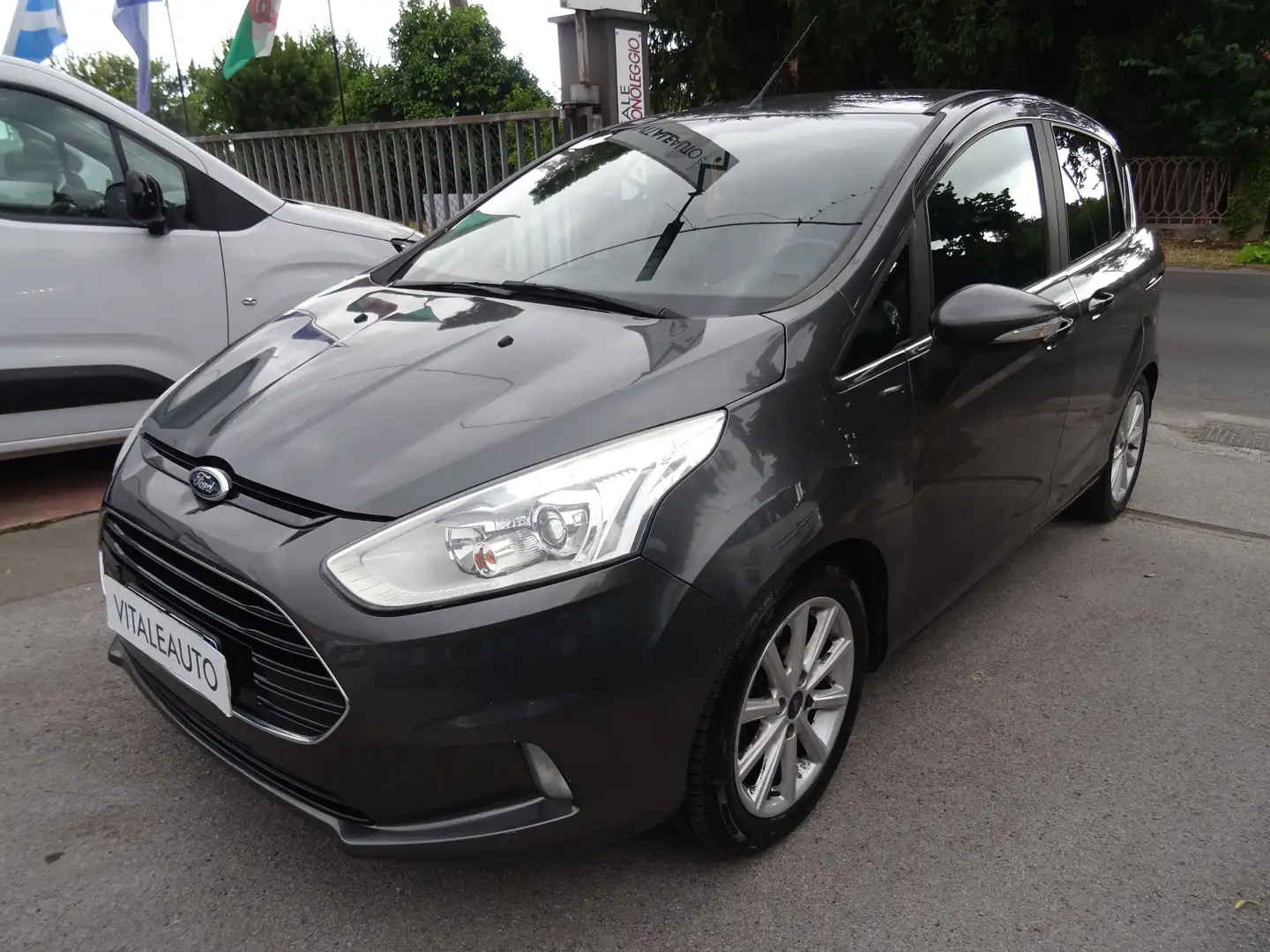 Ford B-Max 1.4  Titanium Gpl 87cv E6 OCCASIONE Grigio - 1
