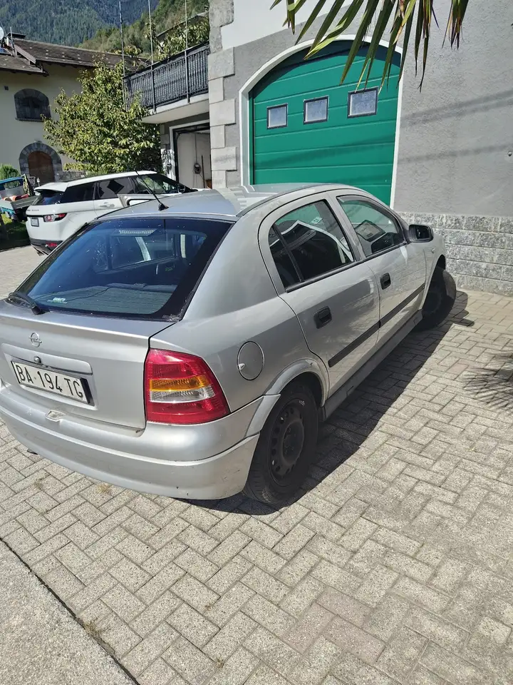 Opel Astra 5p 2.0 di CDX, foto 3