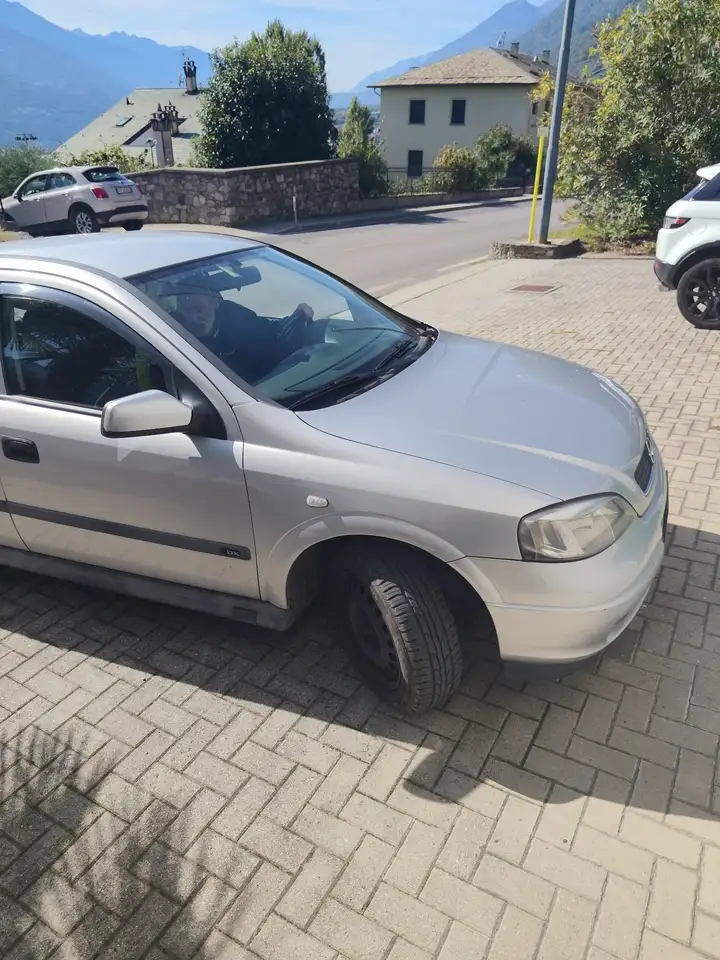 Opel Astra 5p 2.0 di CDX, foto 4