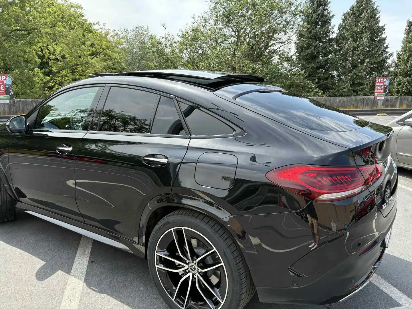 Mercedes-Benz GLE 350 GLE-Coupe 350 de 4Matic 9G-TRONIC AMG Line Zwart - 2