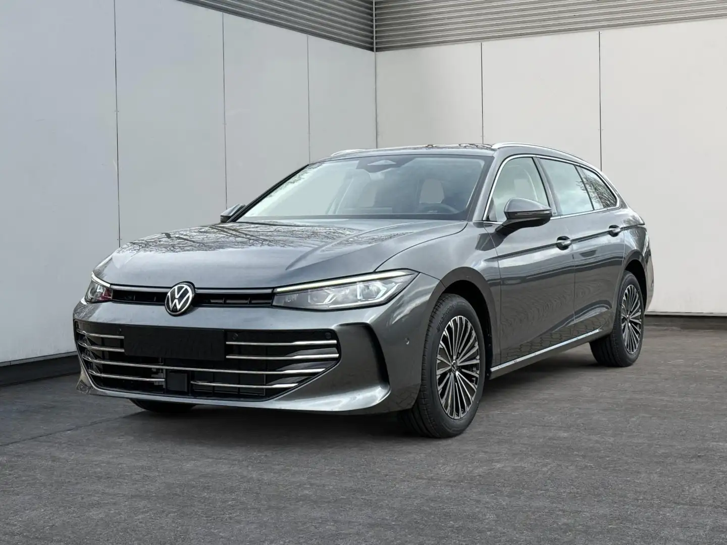 Volkswagen Passat Variant Elegance DSG+AHK+NAVI+MATRIX+MASSAGE+ACC+KAMERA... Grau - 1
