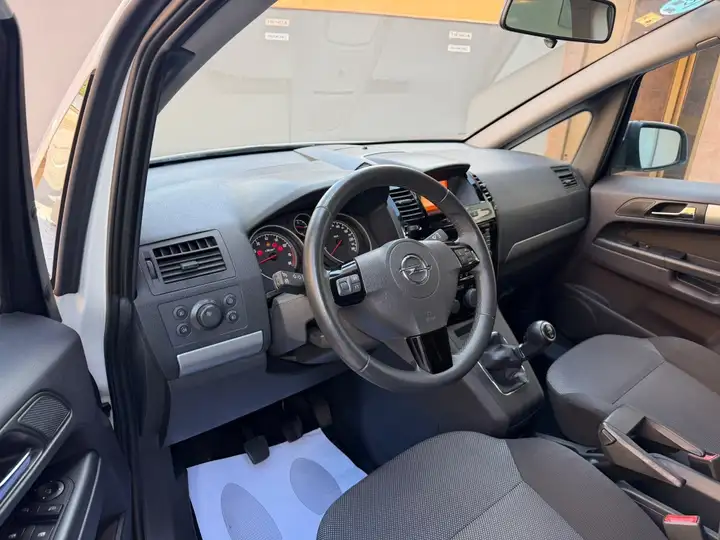 Opel Zafira 1.6 16v Family 2013, foto 13