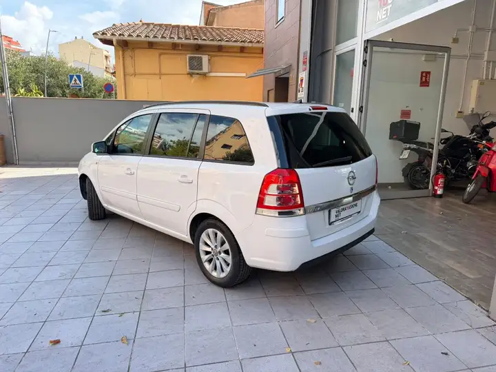 Opel Zafira 1.6 16v Family 2013, foto 3