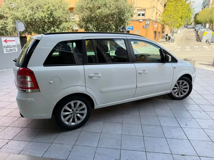 Opel Zafira 1.6 16v Family 2013, foto 6