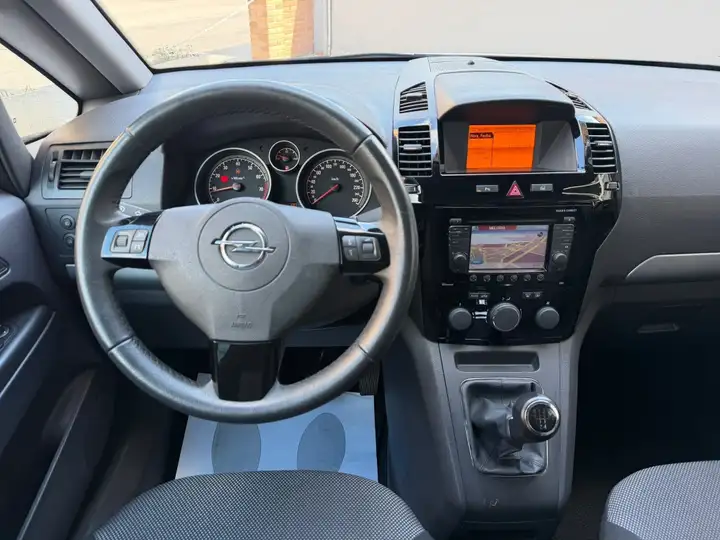 Opel Zafira 1.6 16v Family 2013, foto 9