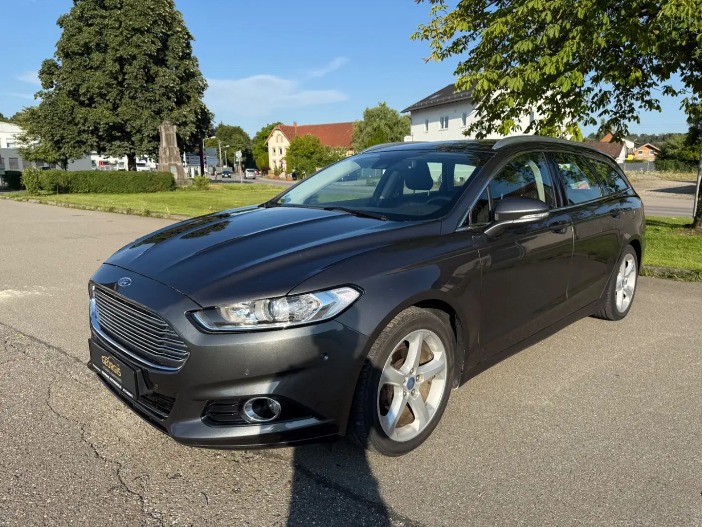 Ford Mondeo 2.0 TDCi Turnier Titanium SHG Laneass AHK Grau - 2