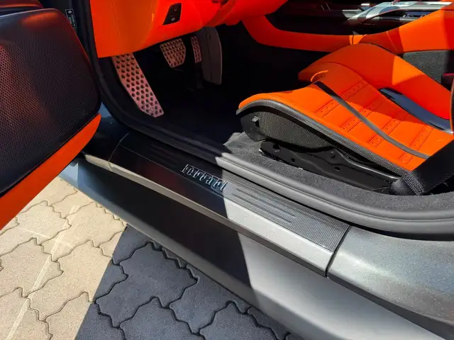 Ferrari 12 Cilindri view 10