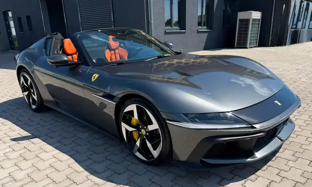 Ferrari 12 Cilindri main image