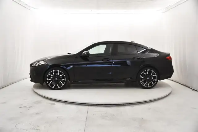 BMW 2 Series view 2