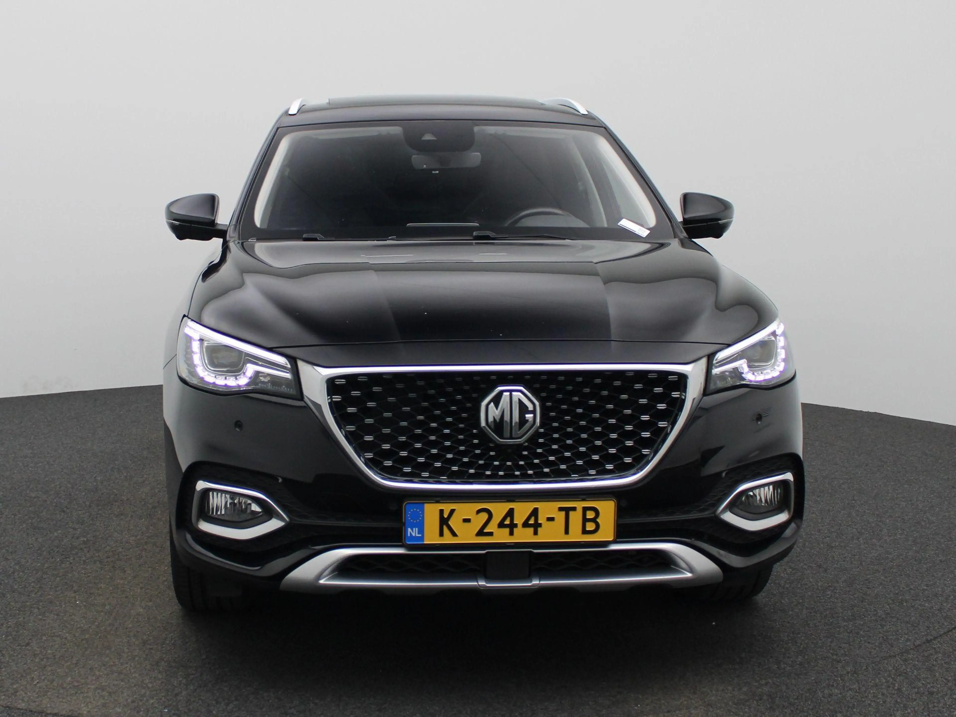 MG EHS 1.5 T-GDI PHEV Aut. Luxury | Panoramadak | Navi | — photo 3