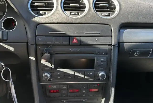 Audi A4 view 16