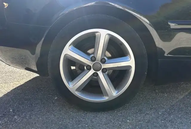 Audi A4 view 24