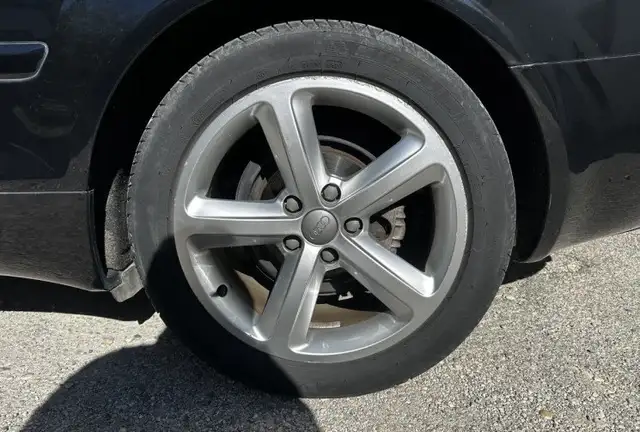 Audi A4 view 26