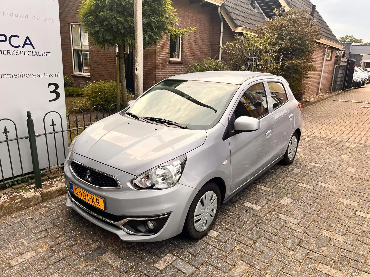 Mitsubishi Space Star 1.0 Cool+ Airco/Bleu tooth Grijs - 2