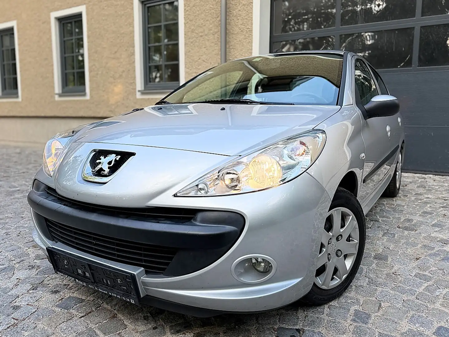 Peugeot 206 + Trendy 1,1 *Service neu* Silber - 1