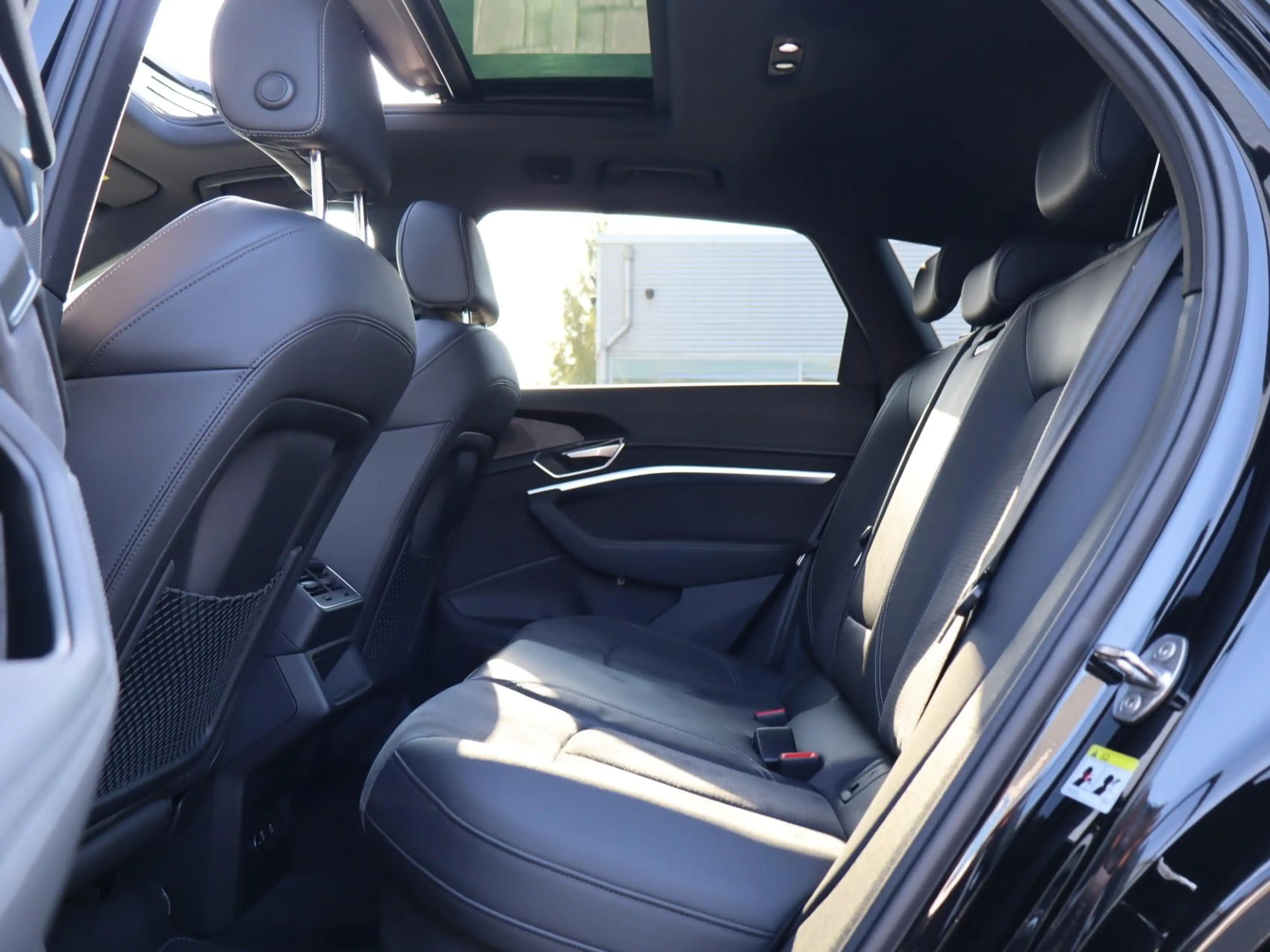 Audi e-tron 55 quattro 409pk S Edition 95 kWh | SoH 94% | ACC — photo 6