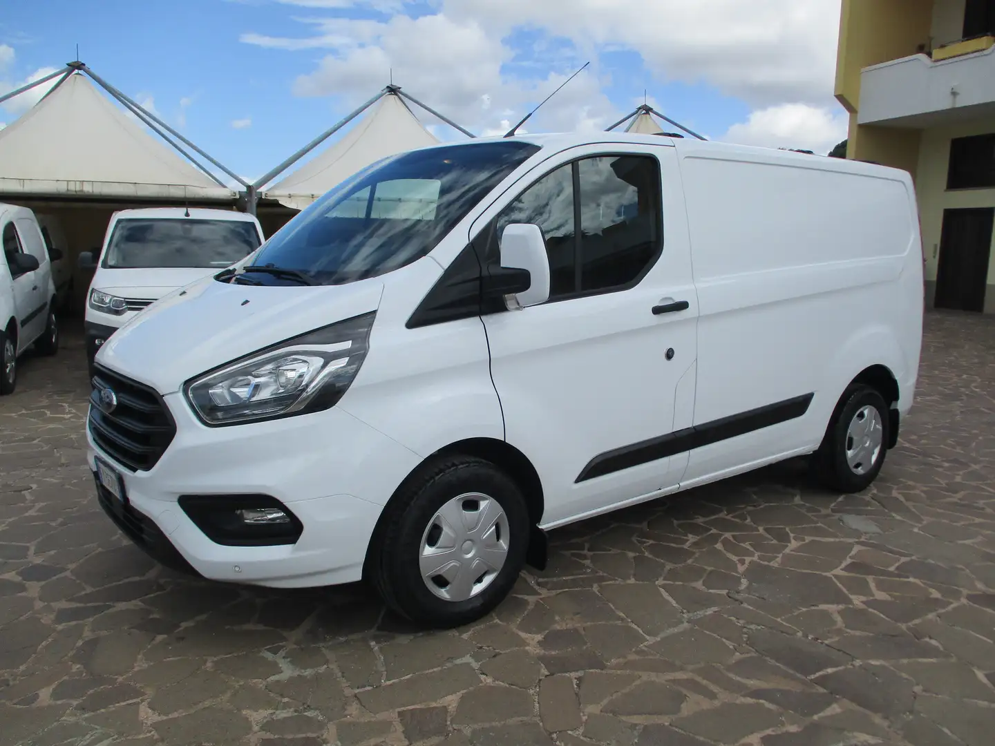 Ford Transit Custom 2.0 TDCI 130CV Weiß - 1