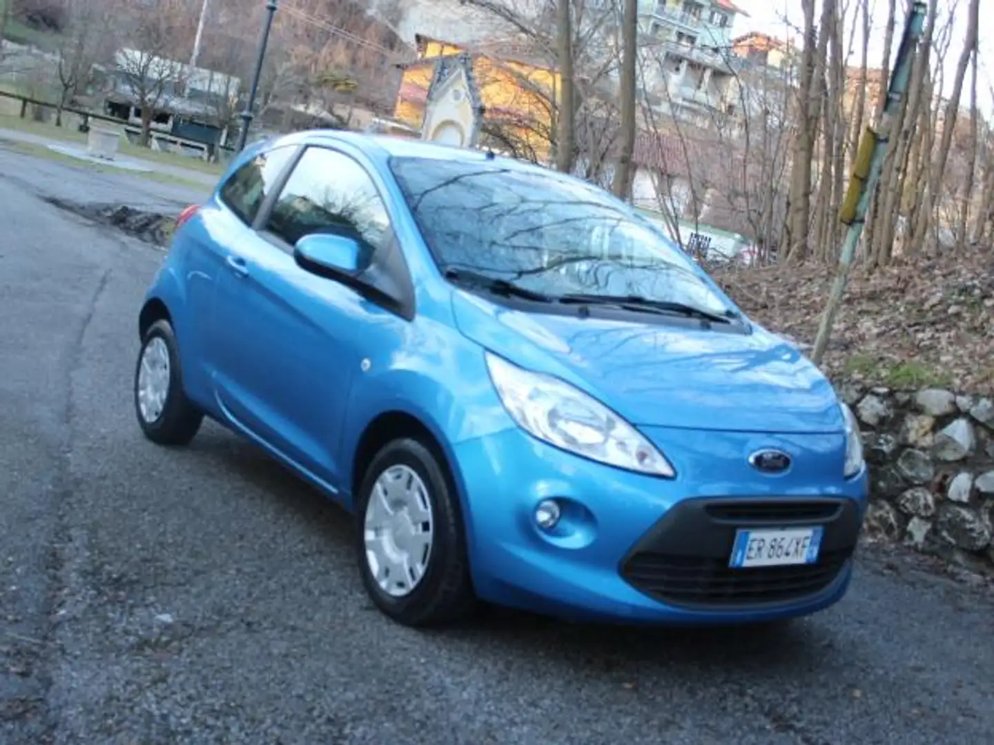 Ford Ka/Ka+ 1.2 Titanium c/esp,tcs 69cv CLIMA RADIO CD Blau - 2