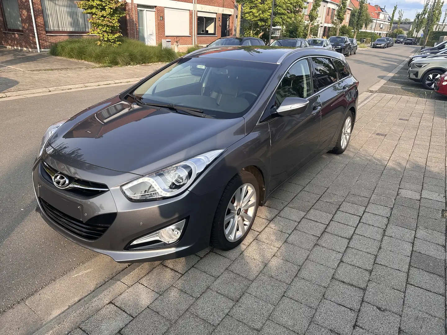 Hyundai i40 i40cw 1.7 CRDi Style Premium pack Nieuwe koppeling Šedá - 1