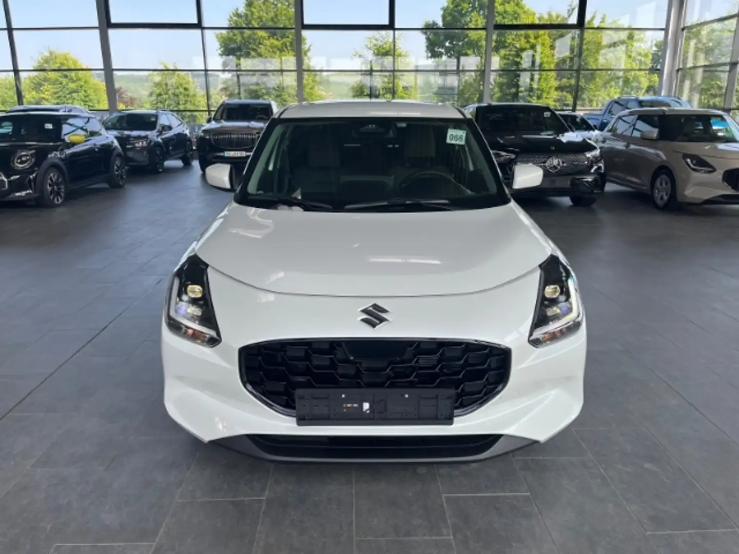 Suzuki Swift 1.2 Dualjet AHK ACC Comfort Navi LED Kamera Carpla Weiß - 2