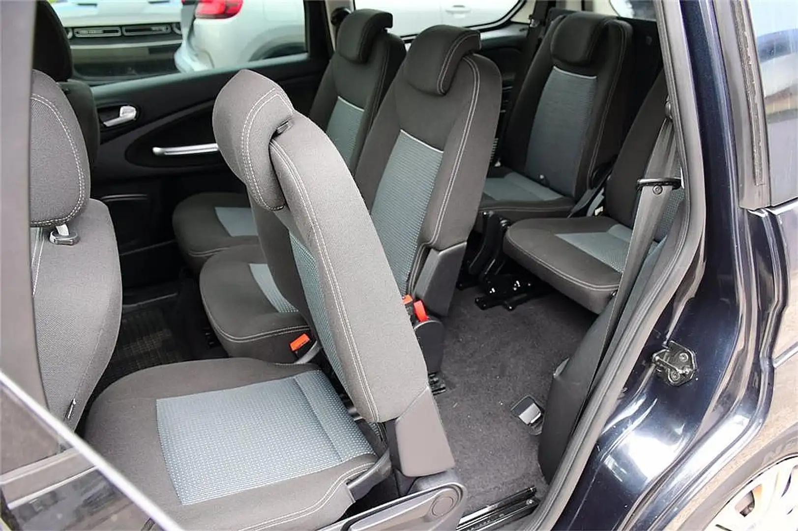 Ford Galaxy Trend 2,0 TDCi 7 Sitzer Noir - 2