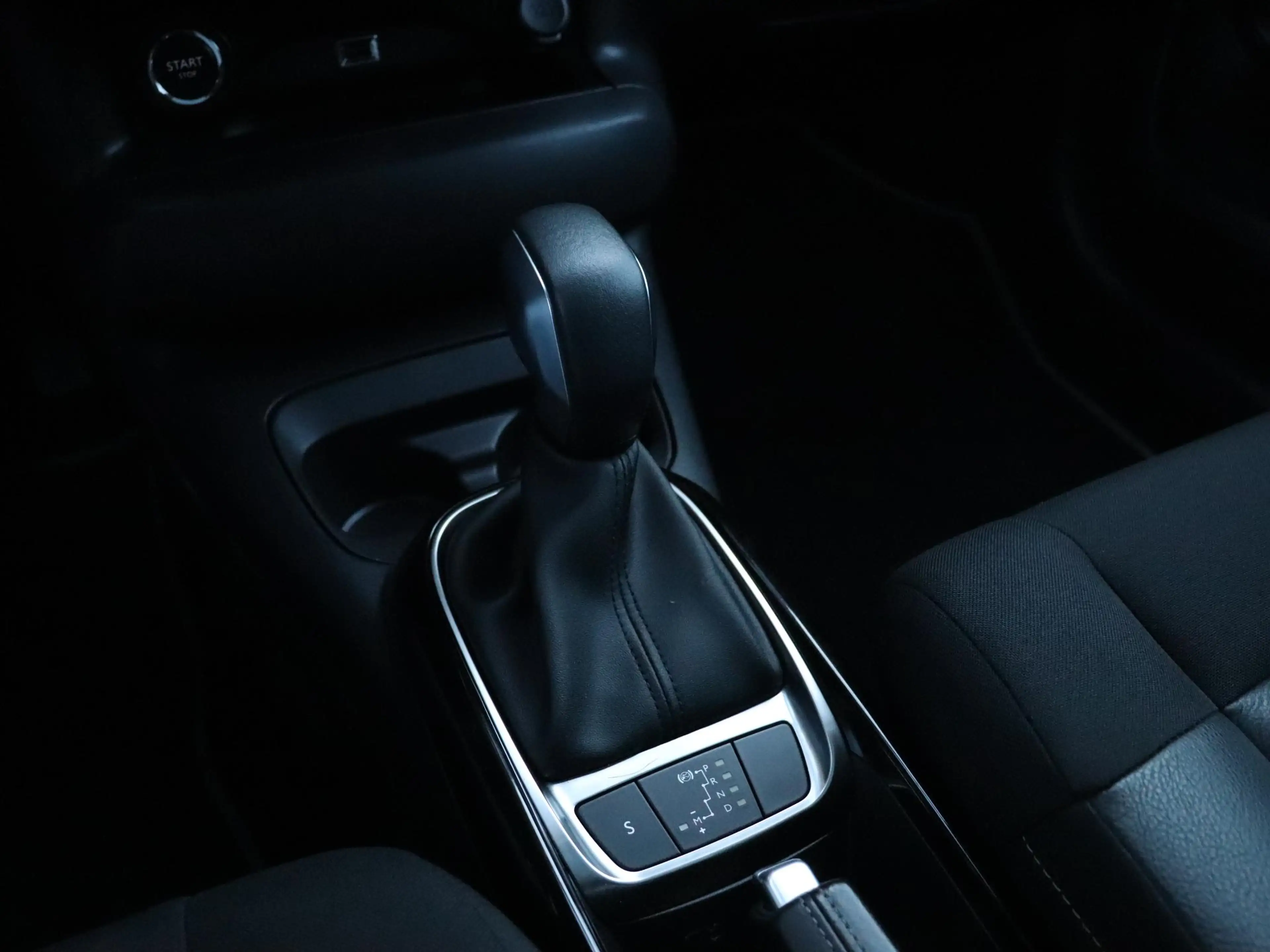 Citroen C4 Cactus 1.2 PureTech Shine | AUT. | LEDER | TREKHAAK | PAN — photo 25
