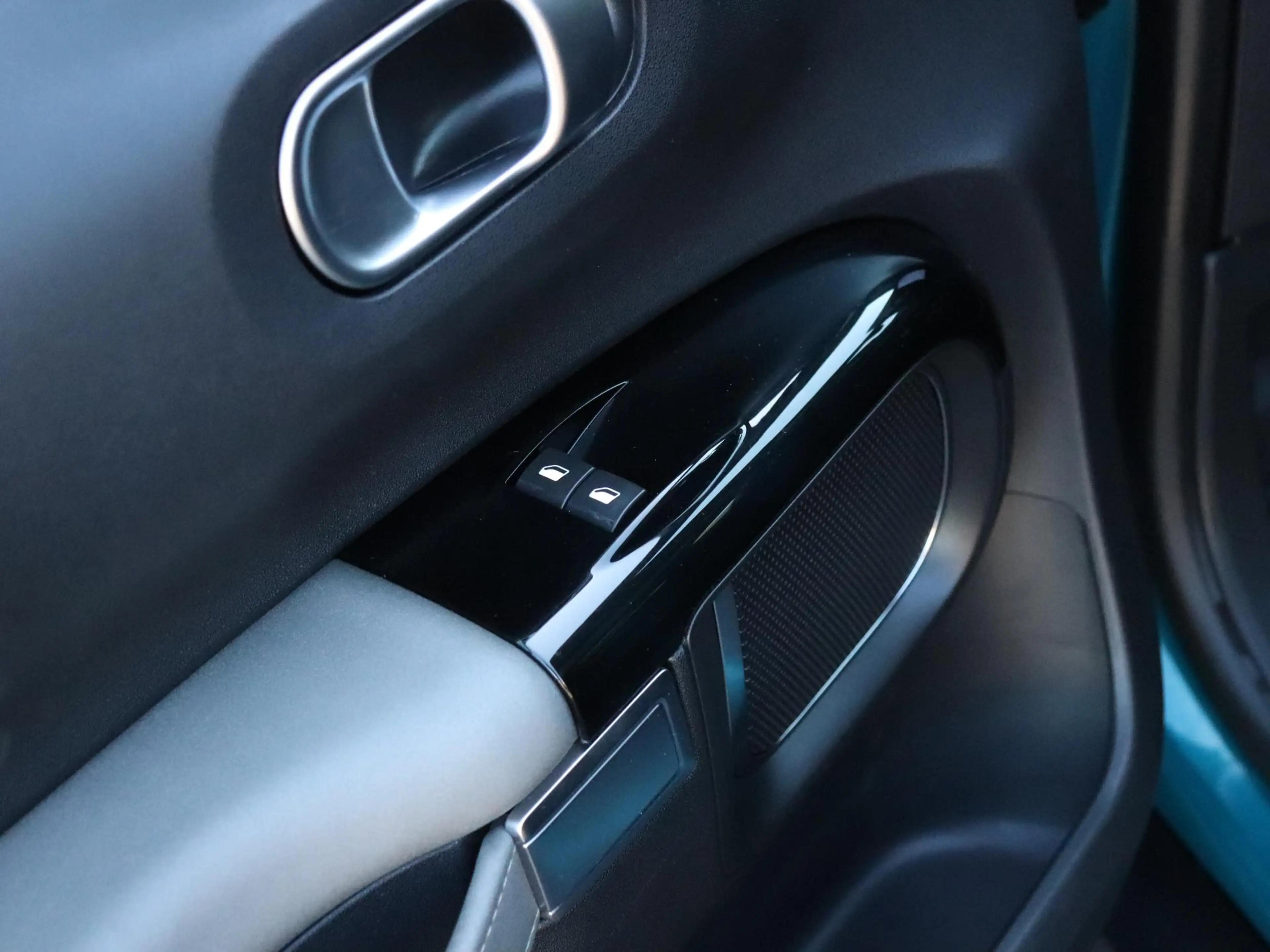Citroen C4 Cactus 1.2 PureTech Shine | AUT. | LEDER | TREKHAAK | PAN — photo 19