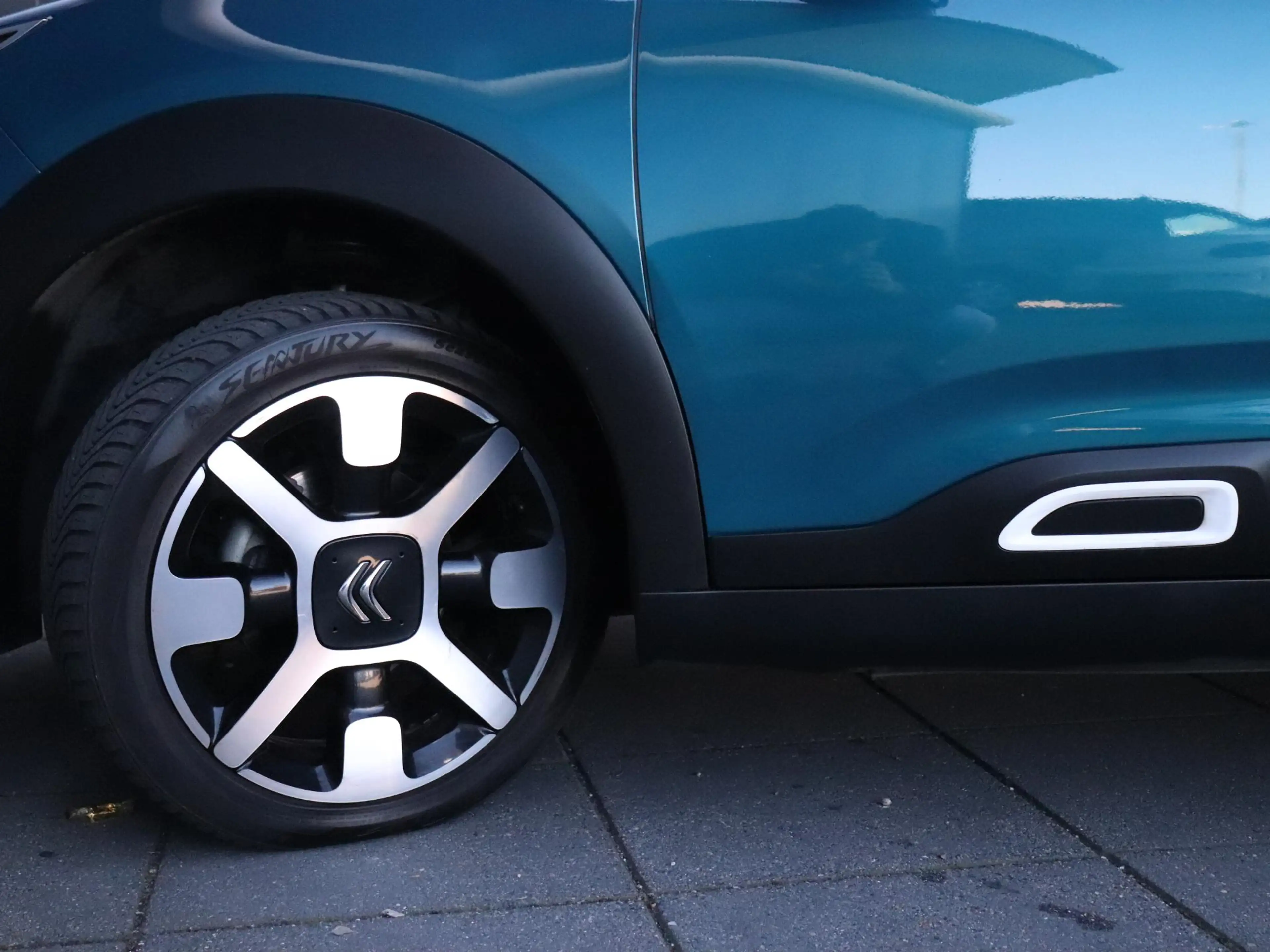Citroen C4 Cactus 1.2 PureTech Shine | AUT. | LEDER | TREKHAAK | PAN — photo 18