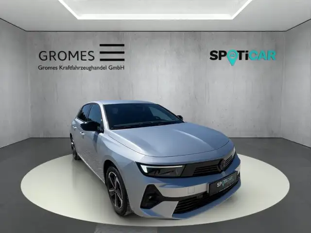 Opel Astra main image