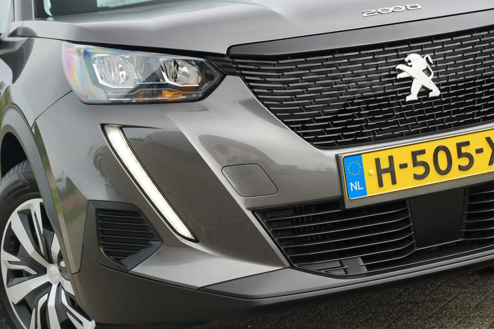 Peugeot 2008 1.2 PureTech Active Pack - Gris Platinium - Carpla Grigio - 2